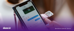 terdapat layar handphone dengan sisi samping casingnya berwarna hitam menampilkan chat dengan menggunakan fitur WA Auto Sender